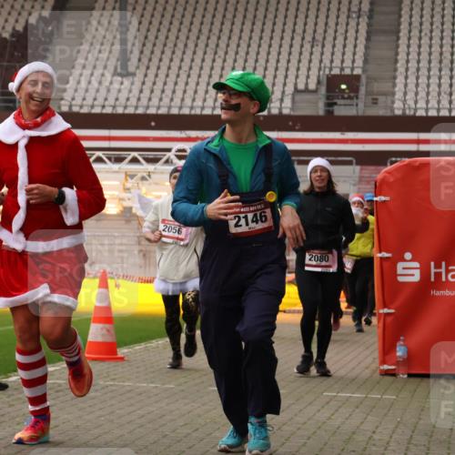 08.12.2024 - St. Pauli X-Mass-Run No. 14 Yannick Fuchs http://msf.ph/oto/7481973 08.12.2024 10:05:36 Ziel 126, 620, 751, 949, 1178, 1605, 1643, 1957, 2031, 2056, 2080, 2146, 2864, 2866, 2889, 2890, 2903, 2904, 3114, 3339 meine-sportfotos.de