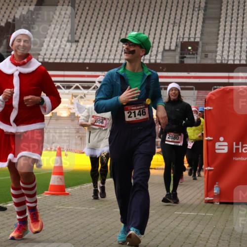 08.12.2024 - St. Pauli X-Mass-Run No. 14 Yannick Fuchs http://msf.ph/oto/7481976 08.12.2024 10:05:36 Ziel 126, 620, 751, 949, 1178, 1605, 1643, 1957, 2031, 2056, 2080, 2146, 2864, 2866, 2889, 2890, 2903, 2904, 3114, 3339 meine-sportfotos.de