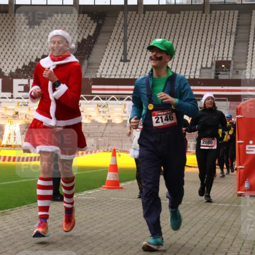 08.12.2024 - St. Pauli X-Mass-Run No. 14 Yannick Fuchs http://msf.ph/oto/7481985 08.12.2024 10:05:36 Ziel 126, 620, 751, 949, 1178, 1605, 1643, 1957, 2031, 2056, 2080, 2146, 2864, 2866, 2889, 2890, 2903, 2904, 3114, 3339 meine-sportfotos.de