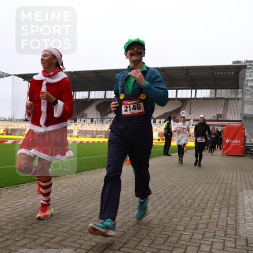 08.12.2024 - St. Pauli X-Mass-Run No. 14 Yannick Fuchs http://msf.ph/oto/7482041 08.12.2024 10:05:38 Ziel 126, 620, 751, 932, 949, 1178, 1605, 1643, 1650, 1957, 2056, 2077, 2080, 2146, 2603, 2864, 2866, 2903, 2904, 3114, 3302, 3339 meine-sportfotos.de