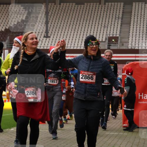 08.12.2024 - St. Pauli X-Mass-Run No. 14 Yannick Fuchs http://msf.ph/oto/7482110 08.12.2024 10:05:42 Ziel 126, 751, 932, 1178, 1605, 1643, 1650, 1957, 2056, 2077, 2080, 2146, 2306, 2308, 2344, 2435, 2603, 2864, 2866, 2908, 3114, 3302, 3339 meine-sportfotos.de