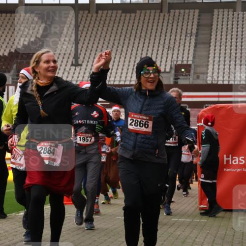 08.12.2024 - St. Pauli X-Mass-Run No. 14 Yannick Fuchs http://msf.ph/oto/7482115 08.12.2024 10:05:42 Ziel 126, 751, 932, 1178, 1605, 1643, 1650, 1957, 2056, 2077, 2080, 2146, 2306, 2308, 2344, 2435, 2603, 2864, 2866, 2908, 3114, 3302, 3339 meine-sportfotos.de