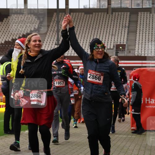 08.12.2024 - St. Pauli X-Mass-Run No. 14 Yannick Fuchs http://msf.ph/oto/7482124 08.12.2024 10:05:43 Ziel 126, 751, 932, 1178, 1605, 1643, 1650, 1957, 2056, 2077, 2080, 2146, 2306, 2308, 2344, 2435, 2603, 2864, 2866, 2908, 3114, 3118, 3302, 3339 meine-sportfotos.de