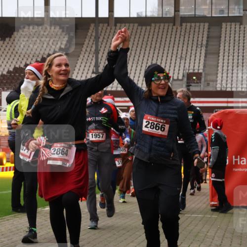 08.12.2024 - St. Pauli X-Mass-Run No. 14 Yannick Fuchs http://msf.ph/oto/7482128 08.12.2024 10:05:43 Ziel 126, 751, 932, 1178, 1605, 1643, 1650, 1957, 2056, 2077, 2080, 2146, 2306, 2308, 2344, 2435, 2603, 2864, 2866, 2908, 3114, 3118, 3302, 3339 meine-sportfotos.de