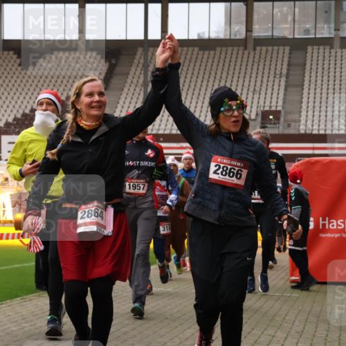 08.12.2024 - St. Pauli X-Mass-Run No. 14 Yannick Fuchs http://msf.ph/oto/7482139 08.12.2024 10:05:43 Ziel 126, 751, 932, 1178, 1605, 1643, 1650, 1957, 2056, 2077, 2080, 2146, 2306, 2308, 2344, 2435, 2603, 2864, 2866, 2908, 3114, 3118, 3302, 3339 meine-sportfotos.de