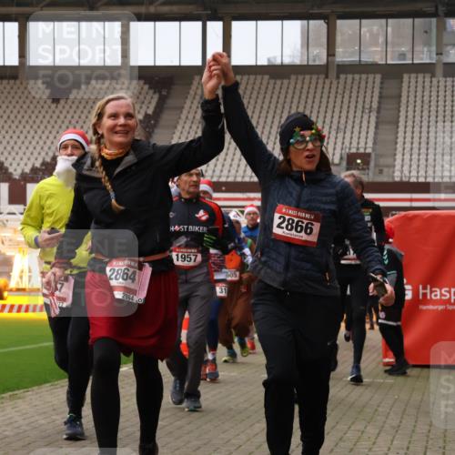 08.12.2024 - St. Pauli X-Mass-Run No. 14 Yannick Fuchs http://msf.ph/oto/7482145 08.12.2024 10:05:43 Ziel 126, 751, 932, 1178, 1605, 1643, 1650, 1957, 2056, 2077, 2080, 2146, 2306, 2308, 2344, 2435, 2603, 2864, 2866, 2908, 3114, 3118, 3302, 3339 meine-sportfotos.de