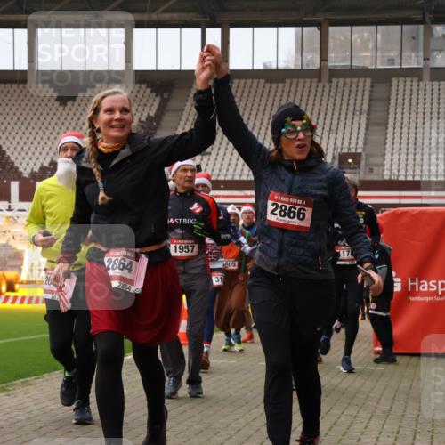 08.12.2024 - St. Pauli X-Mass-Run No. 14 Yannick Fuchs http://msf.ph/oto/7482148 08.12.2024 10:05:43 Ziel 126, 751, 932, 1178, 1605, 1643, 1650, 1957, 2056, 2077, 2080, 2146, 2306, 2308, 2344, 2435, 2603, 2864, 2866, 2908, 3114, 3118, 3302, 3339 meine-sportfotos.de