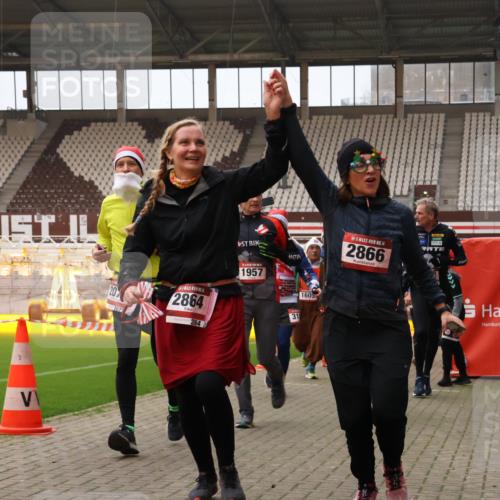 08.12.2024 - St. Pauli X-Mass-Run No. 14 Yannick Fuchs http://msf.ph/oto/7482158 08.12.2024 10:05:43 Ziel 126, 751, 932, 1178, 1605, 1643, 1650, 1957, 2056, 2077, 2080, 2146, 2306, 2308, 2344, 2435, 2603, 2864, 2866, 2908, 3114, 3118, 3302, 3339 meine-sportfotos.de