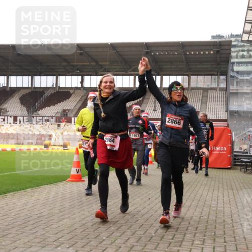 08.12.2024 - St. Pauli X-Mass-Run No. 14 Yannick Fuchs http://msf.ph/oto/7482171 08.12.2024 10:05:44 Ziel 126, 751, 932, 1178, 1605, 1643, 1650, 1957, 2056, 2077, 2080, 2146, 2306, 2308, 2344, 2435, 2603, 2864, 2866, 2908, 3114, 3118, 3302, 3339 meine-sportfotos.de