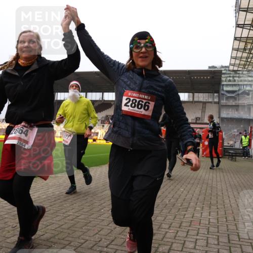 08.12.2024 - St. Pauli X-Mass-Run No. 14 Yannick Fuchs http://msf.ph/oto/7482220 08.12.2024 10:05:45 Ziel 126, 751, 932, 1178, 1605, 1643, 1650, 1957, 2056, 2077, 2080, 2146, 2306, 2308, 2344, 2435, 2603, 2864, 2866, 2908, 3114, 3115, 3118, 3302, 3339 meine-sportfotos.de