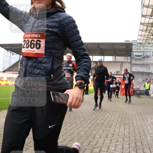 08.12.2024 - St. Pauli X-Mass-Run No. 14 Yannick Fuchs http://msf.ph/oto/7482224 08.12.2024 10:05:45 Ziel 126, 751, 932, 1178, 1605, 1643, 1650, 1957, 2056, 2077, 2080, 2146, 2306, 2308, 2344, 2435, 2603, 2864, 2866, 2908, 3114, 3115, 3118, 3302, 3339 meine-sportfotos.de