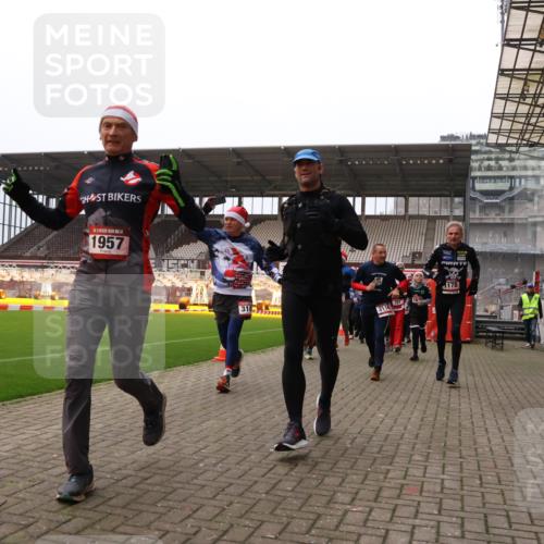 08.12.2024 - St. Pauli X-Mass-Run No. 14 Yannick Fuchs http://msf.ph/oto/7482239 08.12.2024 10:05:46 Ziel 126, 751, 932, 1178, 1605, 1643, 1650, 1957, 2056, 2077, 2080, 2146, 2306, 2308, 2344, 2435, 2603, 2864, 2866, 2908, 3114, 3115, 3118, 3302, 3339 meine-sportfotos.de