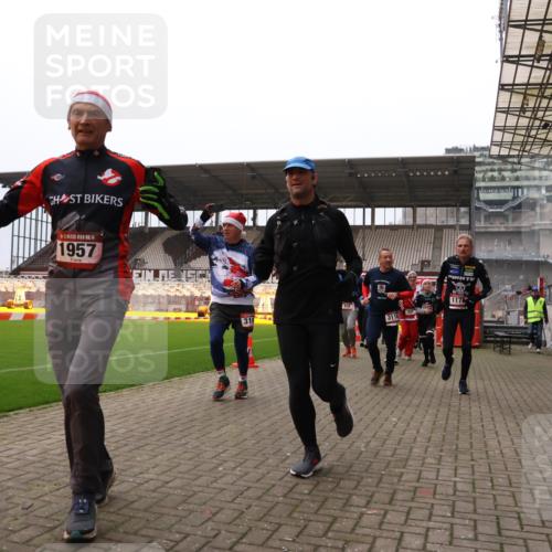 08.12.2024 - St. Pauli X-Mass-Run No. 14 Yannick Fuchs http://msf.ph/oto/7482249 08.12.2024 10:05:46 Ziel 126, 751, 932, 1178, 1605, 1643, 1650, 1957, 2056, 2077, 2080, 2146, 2306, 2308, 2344, 2435, 2603, 2864, 2866, 2908, 3114, 3115, 3118, 3302, 3339 meine-sportfotos.de