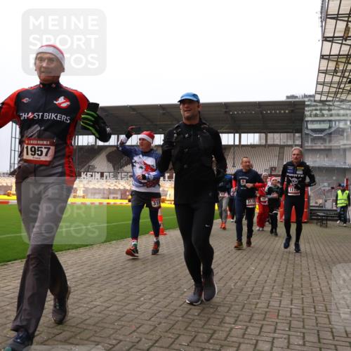 08.12.2024 - St. Pauli X-Mass-Run No. 14 Yannick Fuchs http://msf.ph/oto/7482252 08.12.2024 10:05:46 Ziel 126, 751, 932, 1178, 1605, 1643, 1650, 1957, 2056, 2077, 2080, 2146, 2306, 2308, 2344, 2435, 2603, 2864, 2866, 2908, 3114, 3115, 3118, 3302, 3339 meine-sportfotos.de