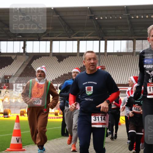 08.12.2024 - St. Pauli X-Mass-Run No. 14 Yannick Fuchs http://msf.ph/oto/7482263 08.12.2024 10:05:47 Ziel 126, 751, 932, 1178, 1605, 1643, 1650, 1957, 2056, 2077, 2080, 2146, 2306, 2308, 2344, 2435, 2603, 2864, 2866, 2908, 3114, 3115, 3118, 3184, 3302, 3339 meine-sportfotos.de