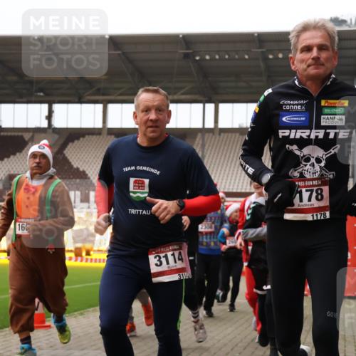 08.12.2024 - St. Pauli X-Mass-Run No. 14 Yannick Fuchs http://msf.ph/oto/7482275 08.12.2024 10:05:48 Ziel 751, 932, 1178, 1243, 1605, 1643, 1650, 1957, 2056, 2077, 2080, 2306, 2308, 2344, 2435, 2603, 2864, 2866, 2908, 3114, 3115, 3118, 3184, 3302, 3339 meine-sportfotos.de