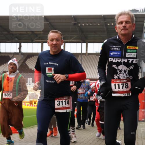 08.12.2024 - St. Pauli X-Mass-Run No. 14 Yannick Fuchs http://msf.ph/oto/7482279 08.12.2024 10:05:48 Ziel 751, 932, 1178, 1243, 1605, 1643, 1650, 1957, 2056, 2077, 2080, 2306, 2308, 2344, 2435, 2603, 2864, 2866, 2908, 3114, 3115, 3118, 3184, 3302, 3339 meine-sportfotos.de