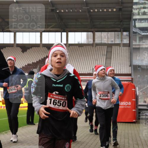 08.12.2024 - St. Pauli X-Mass-Run No. 14 Yannick Fuchs http://msf.ph/oto/7482299 08.12.2024 10:05:49 Ziel 751, 932, 1178, 1243, 1605, 1643, 1650, 1957, 2056, 2077, 2080, 2306, 2308, 2344, 2435, 2603, 2864, 2866, 2908, 3114, 3115, 3118, 3184, 3302 meine-sportfotos.de