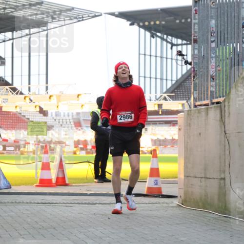 08.12.2024 - St. Pauli X-Mass-Run No. 14 H.Heesch http://msf.ph/oto/7486982 08.12.2024 09:48:15 Ziel 2986 meine-sportfotos.de