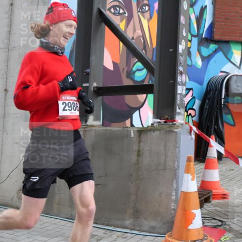 08.12.2024 - St. Pauli X-Mass-Run No. 14 H.Heesch http://msf.ph/oto/7487078 08.12.2024 09:48:20 Ziel 2986, 2986 meine-sportfotos.de