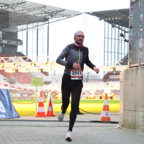 08.12.2024 - St. Pauli X-Mass-Run No. 14 H.Heesch http://msf.ph/oto/7487208 08.12.2024 09:50:27 Ziel 2841 meine-sportfotos.de