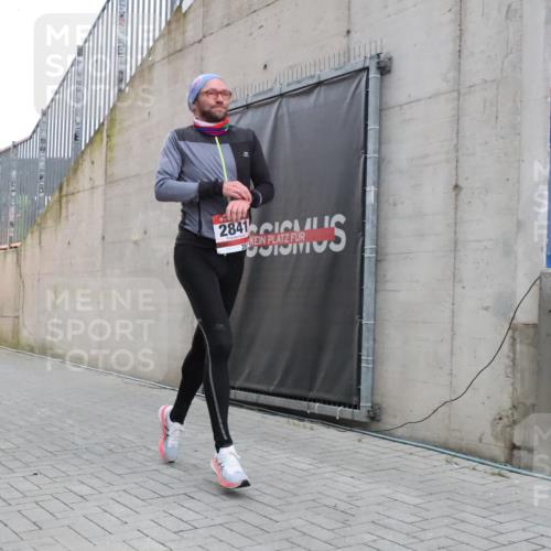08.12.2024 - St. Pauli X-Mass-Run No. 14 H.Heesch http://msf.ph/oto/7487226 08.12.2024 09:50:29 Ziel 2841, 2841 meine-sportfotos.de