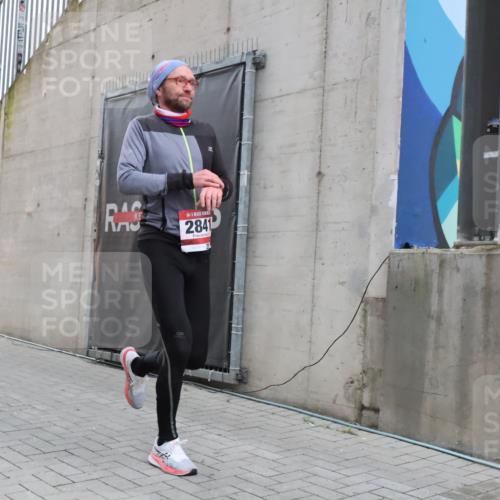 08.12.2024 - St. Pauli X-Mass-Run No. 14 H.Heesch http://msf.ph/oto/7487246 08.12.2024 09:50:29 Ziel 2841, 2841 meine-sportfotos.de