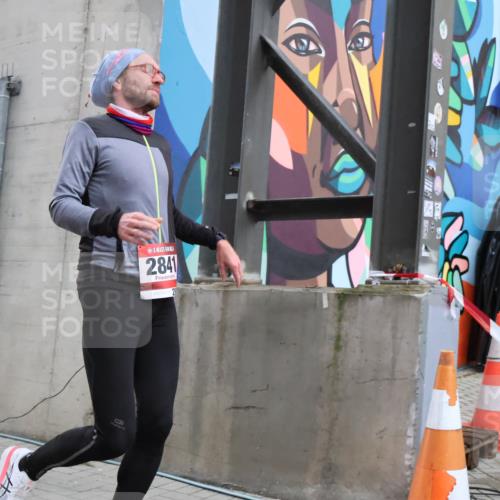 08.12.2024 - St. Pauli X-Mass-Run No. 14 H.Heesch http://msf.ph/oto/7487272 08.12.2024 09:50:29 Ziel 2841, 2841 meine-sportfotos.de