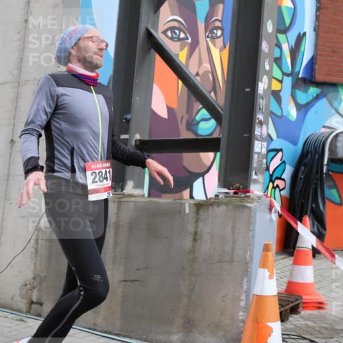 08.12.2024 - St. Pauli X-Mass-Run No. 14 H.Heesch http://msf.ph/oto/7487275 08.12.2024 09:50:29 Ziel 2841, 2841 meine-sportfotos.de