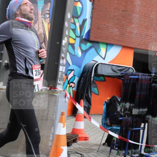 08.12.2024 - St. Pauli X-Mass-Run No. 14 H.Heesch http://msf.ph/oto/7487287 08.12.2024 09:50:29 Ziel 2841, 2841 meine-sportfotos.de