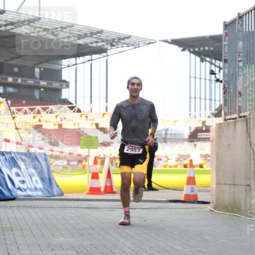 08.12.2024 - St. Pauli X-Mass-Run No. 14 H.Heesch http://msf.ph/oto/7487352 08.12.2024 09:50:53 Ziel 2957, 3164, 2957 meine-sportfotos.de
