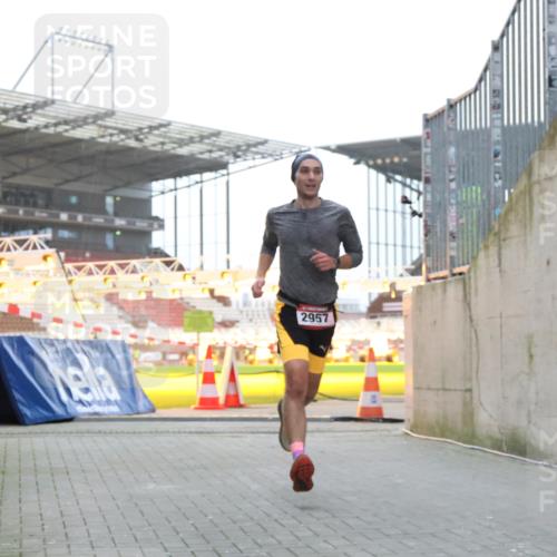 08.12.2024 - St. Pauli X-Mass-Run No. 14 H.Heesch http://msf.ph/oto/7487355 08.12.2024 09:50:53 Ziel 2957, 3164, 2957 meine-sportfotos.de