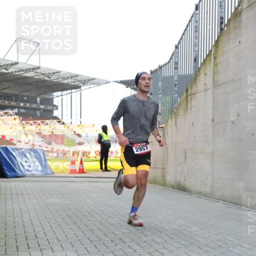 08.12.2024 - St. Pauli X-Mass-Run No. 14 H.Heesch http://msf.ph/oto/7487366 08.12.2024 09:50:54 Ziel 2957, 3164, 2957 meine-sportfotos.de