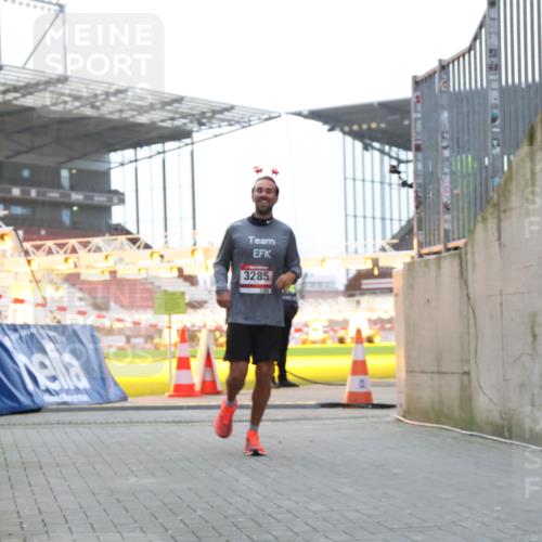 08.12.2024 - St. Pauli X-Mass-Run No. 14 H.Heesch http://msf.ph/oto/7487544 08.12.2024 09:51:59 Ziel 3285 meine-sportfotos.de