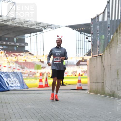 08.12.2024 - St. Pauli X-Mass-Run No. 14 H.Heesch http://msf.ph/oto/7487547 08.12.2024 09:51:59 Ziel 3285 meine-sportfotos.de