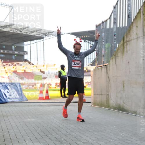 08.12.2024 - St. Pauli X-Mass-Run No. 14 H.Heesch http://msf.ph/oto/7487562 08.12.2024 09:51:59 Ziel 3285 meine-sportfotos.de