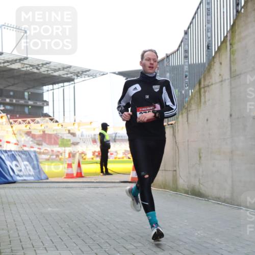08.12.2024 - St. Pauli X-Mass-Run No. 14 H.Heesch http://msf.ph/oto/7487708 08.12.2024 09:52:13 Ziel 918, 2763, 3285, 36, 918, 2763 meine-sportfotos.de