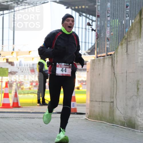 08.12.2024 - St. Pauli X-Mass-Run No. 14 H.Heesch http://msf.ph/oto/7487749 08.12.2024 09:52:26 Ziel 36, 44, 2763, 44, 1921 meine-sportfotos.de