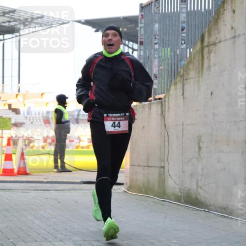 08.12.2024 - St. Pauli X-Mass-Run No. 14 H.Heesch http://msf.ph/oto/7487760 08.12.2024 09:52:26 Ziel 36, 44, 2763, 44, 1921 meine-sportfotos.de