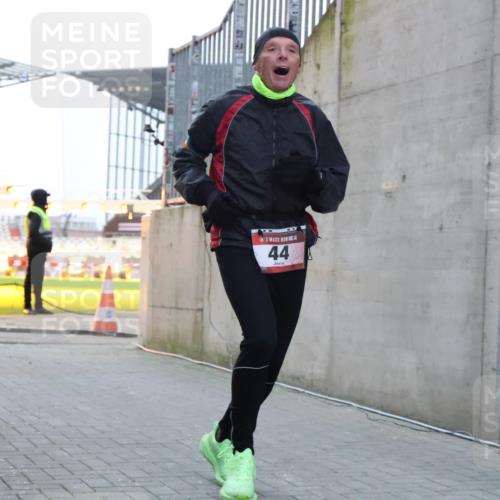 08.12.2024 - St. Pauli X-Mass-Run No. 14 H.Heesch http://msf.ph/oto/7487776 08.12.2024 09:52:26 Ziel 36, 44, 2763, 44, 1921 meine-sportfotos.de