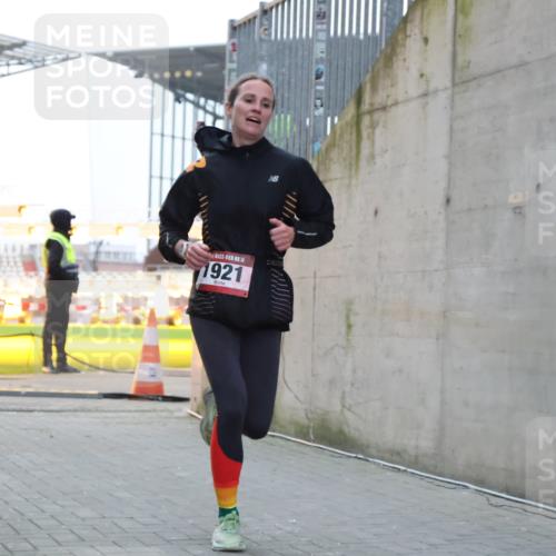 08.12.2024 - St. Pauli X-Mass-Run No. 14 H.Heesch http://msf.ph/oto/7487837 08.12.2024 09:52:32 Ziel 36, 44, 1921, 1921 meine-sportfotos.de