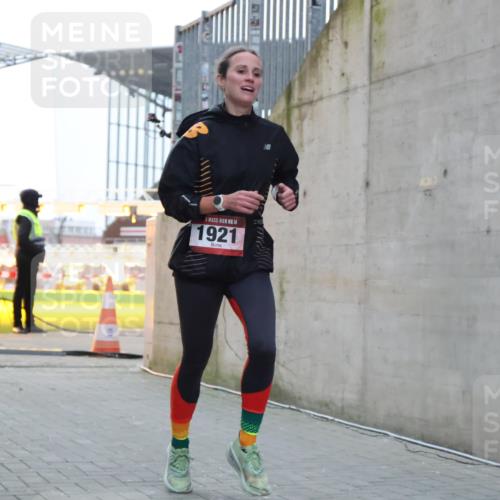 08.12.2024 - St. Pauli X-Mass-Run No. 14 H.Heesch http://msf.ph/oto/7487852 08.12.2024 09:52:32 Ziel 36, 44, 1921, 1921 meine-sportfotos.de