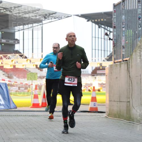 08.12.2024 - St. Pauli X-Mass-Run No. 14 H.Heesch http://msf.ph/oto/7487987 08.12.2024 09:52:47 Ziel 2832, 423, 2741, 3305 meine-sportfotos.de