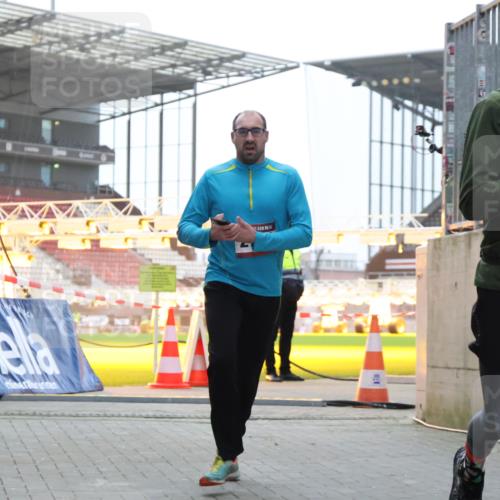 08.12.2024 - St. Pauli X-Mass-Run No. 14 H.Heesch http://msf.ph/oto/7488038 08.12.2024 09:52:48 Ziel 423, 2832, 423, 2741, 3305 meine-sportfotos.de