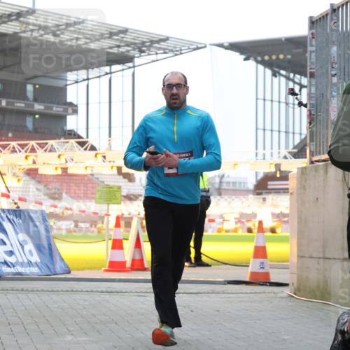 08.12.2024 - St. Pauli X-Mass-Run No. 14 H.Heesch http://msf.ph/oto/7488044 08.12.2024 09:52:48 Ziel 423, 2832, 423, 2741, 3305 meine-sportfotos.de