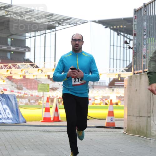 08.12.2024 - St. Pauli X-Mass-Run No. 14 H.Heesch http://msf.ph/oto/7488062 08.12.2024 09:52:48 Ziel 423, 2832, 423, 2741, 3305 meine-sportfotos.de