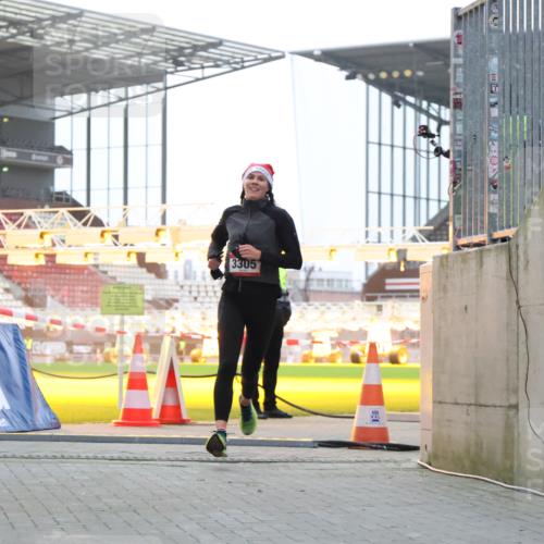 08.12.2024 - St. Pauli X-Mass-Run No. 14 H.Heesch http://msf.ph/oto/7488112 08.12.2024 09:52:51 Ziel 423, 2741, 2832, 2741, 3305 meine-sportfotos.de
