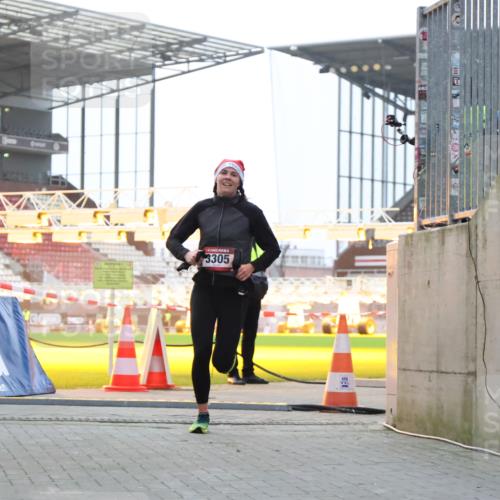 08.12.2024 - St. Pauli X-Mass-Run No. 14 H.Heesch http://msf.ph/oto/7488132 08.12.2024 09:52:51 Ziel 423, 2741, 2832, 2741, 3305 meine-sportfotos.de
