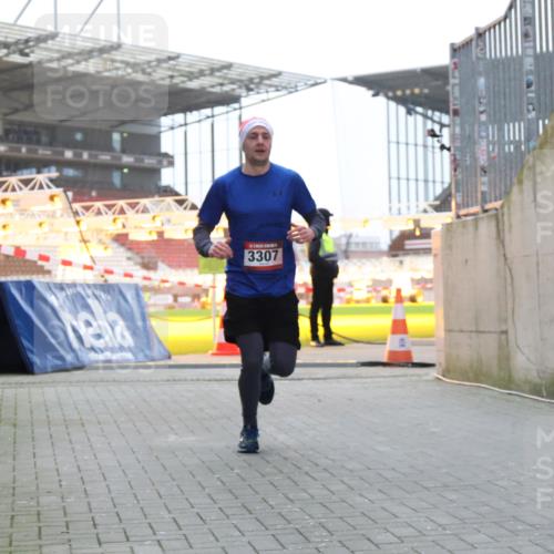 08.12.2024 - St. Pauli X-Mass-Run No. 14 H.Heesch http://msf.ph/oto/7488350 08.12.2024 09:53:32 Ziel 3307 meine-sportfotos.de