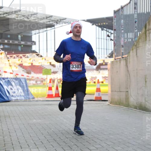 08.12.2024 - St. Pauli X-Mass-Run No. 14 H.Heesch http://msf.ph/oto/7488377 08.12.2024 09:53:33 Ziel 3307, 3307 meine-sportfotos.de